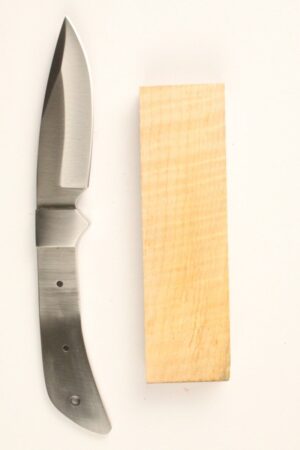 CHIEF YELLOWHORSE SKINNER SATIN – S110 KNIFE KIT - TIGER MAPLE