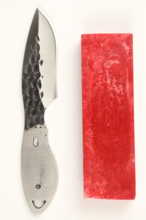 Otter skinner knife kit with hammered 440C blade and ir red resin handle scales