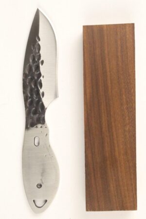Otter skinner knife kit with hammered 440C blade and walnut handle scales