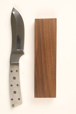 WYOMING SKINNER MIRRORED SM26 KNIFE KIT - WALNUT