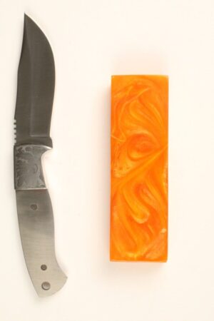 WILD BILL SKINNER KNIFE KIT SM39 - ORANGE RESIN