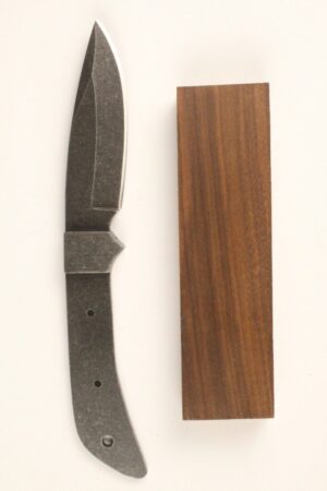 CHIEF YELLOWHORSE SKINNER STONEWASHED – SW110 KNIFE KIT - WALNUT