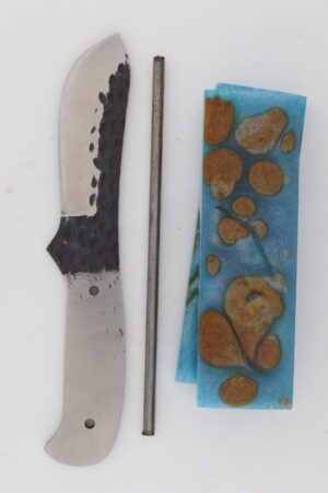 UTAH KNIFE MAKING KIT - HAMMERED - SCF909 - IR BLUE GREEN RESIN