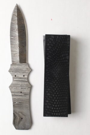 Blackthorn Damascus knife kit DM750 with twist pattern steel blade