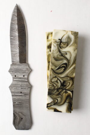 Blackthorn Damascus knife kit DM750 with twist pattern steel blade