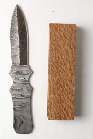 Blackthorn Damascus knife kit DM750 with twist pattern steel blade