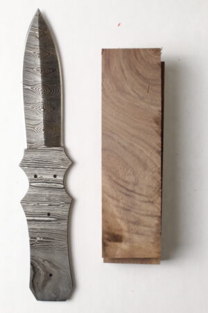 Blackthorn Damascus knife kit DM750 with twist pattern steel blade