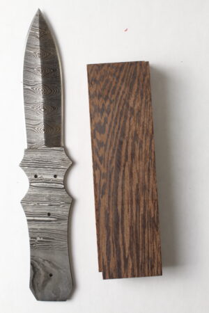 Blackthorn Damascus knife kit DM750 with twist pattern steel blade