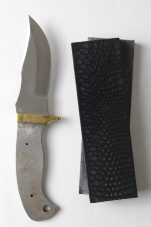 Shadowfang knife kit S713 with 440C stainless steel blade ready for assembly